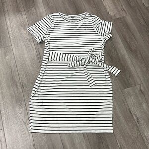 SHEIN curve plus size black and white striped dress that ties size 4xl like new